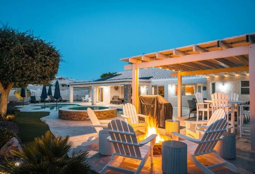 Grand Havasu Oasis With Custom Pool & Spa!