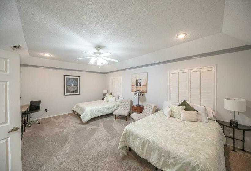 Right At Home Midland Oasis