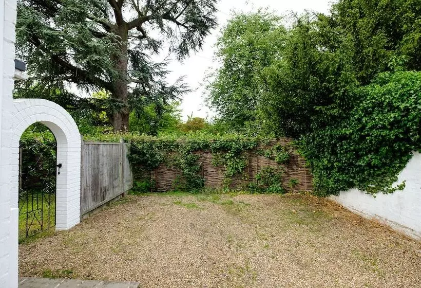 Riverwalk Apartment One