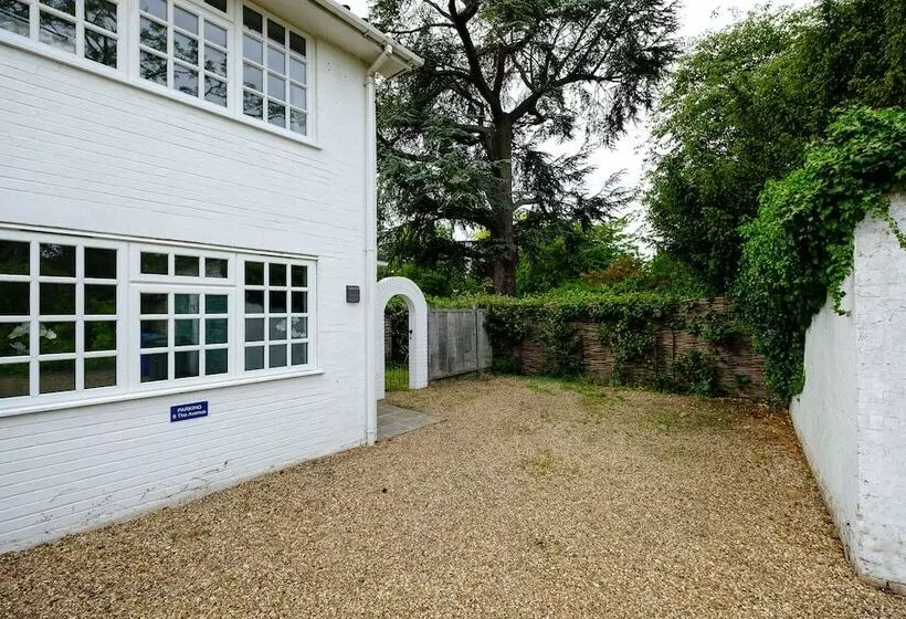 Riverwalk Apartment One