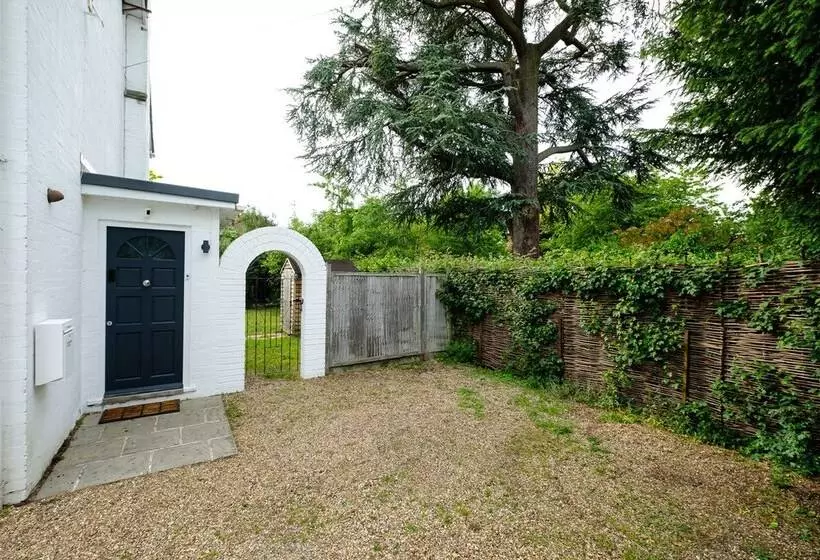 Riverwalk Apartment One