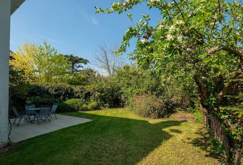 Riverwalk Apartment One