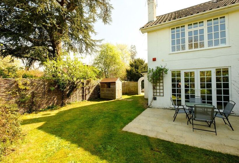 Riverwalk Apartment One