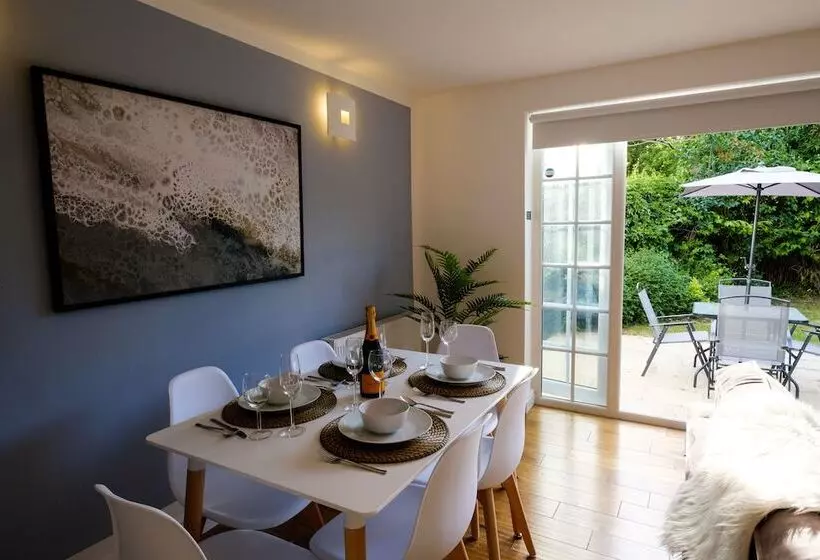 Riverwalk Apartment One