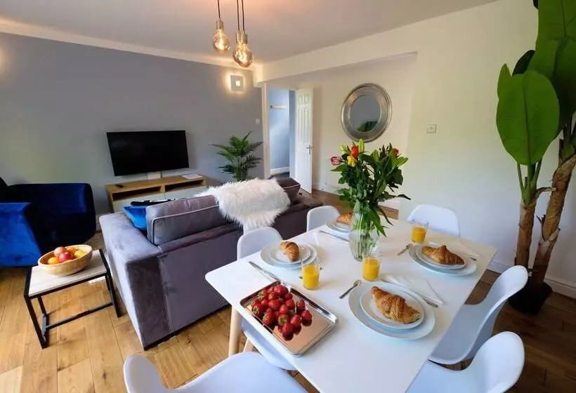 Riverwalk Apartment One