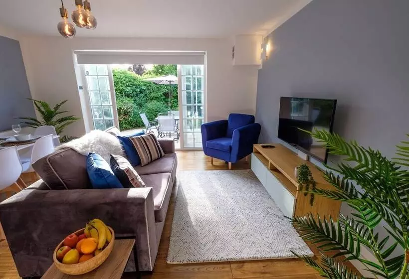 Riverwalk Apartment One