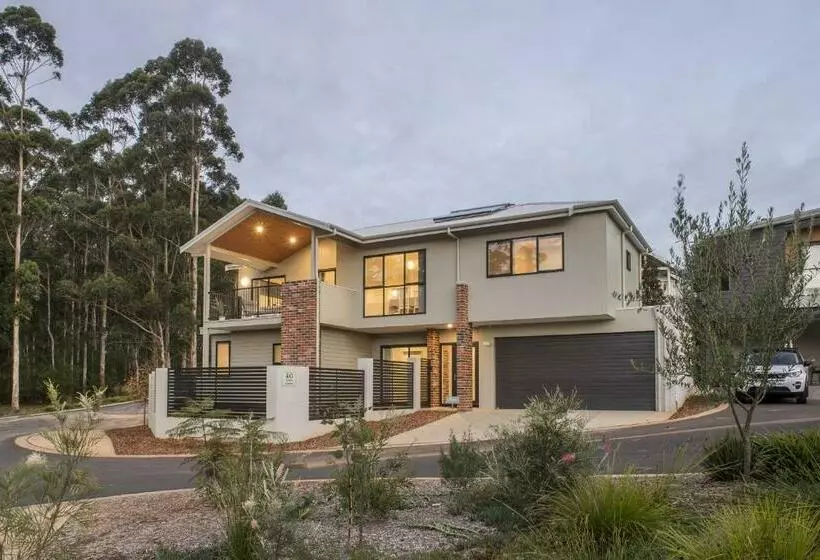 Villa Dante   Walk To Town   Brand New Town House