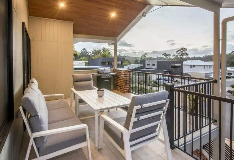 Villa Dante   Walk To Town   Brand New Town House