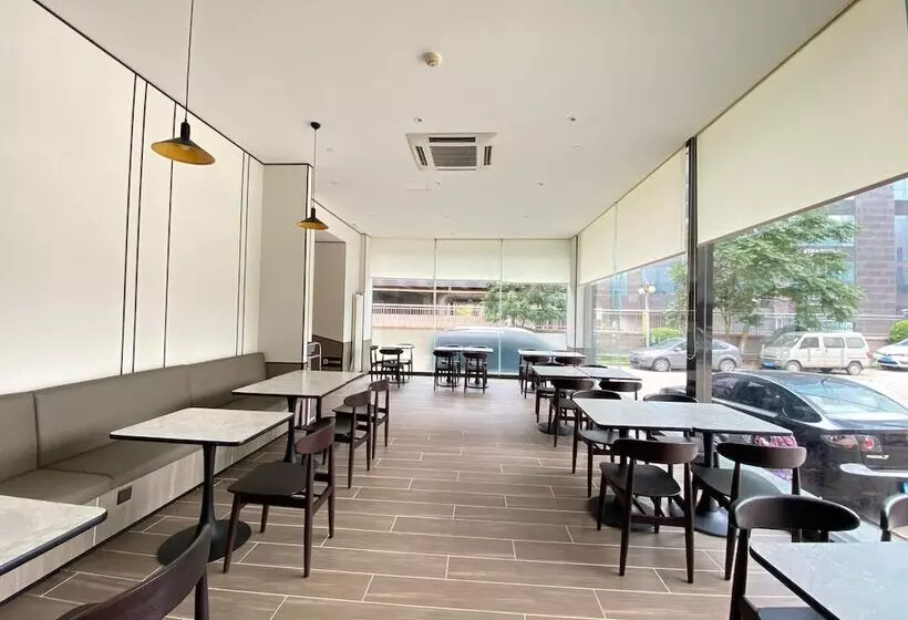 Hotel Hanting  Qingdao May Fourth Square