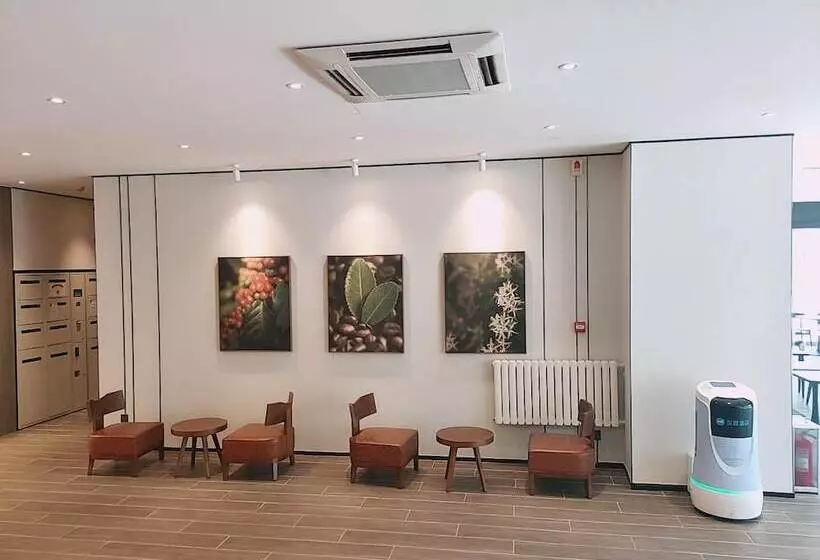 Hotel Hanting  Qingdao May Fourth Square