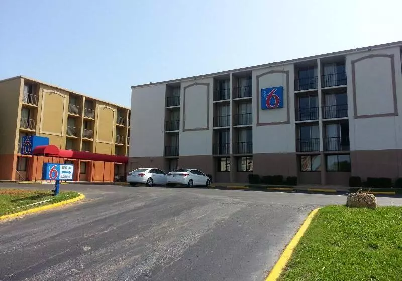 Motel 6 Jackson, Tn