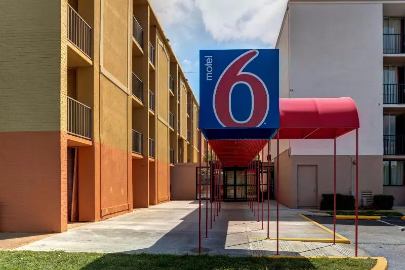 Motel 6 Jackson, Tn