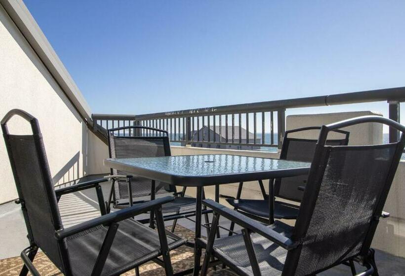 Oceanview Charm   Relax Near The Beach With Pool & Sauna & Breakfast!