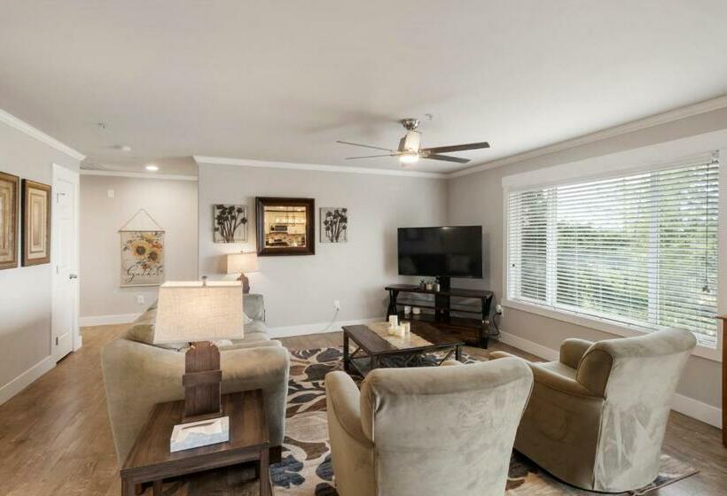 Honeyhomes Spectacular View Home With Amenities