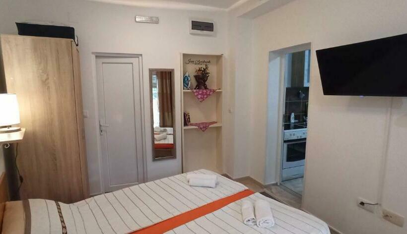 Java Apartments   S & J