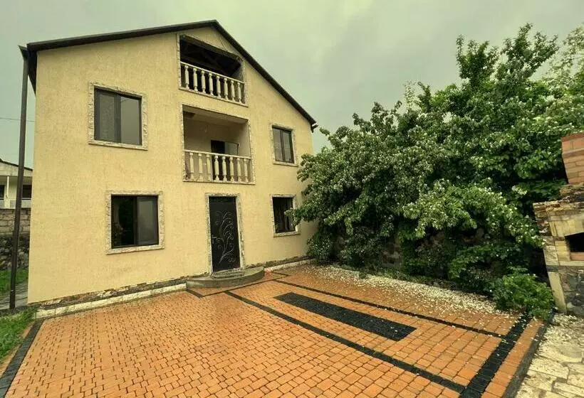Tavresthouse