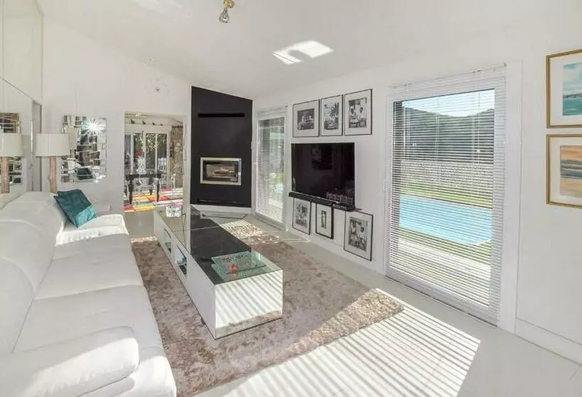 Stunning Home In Les Cluses