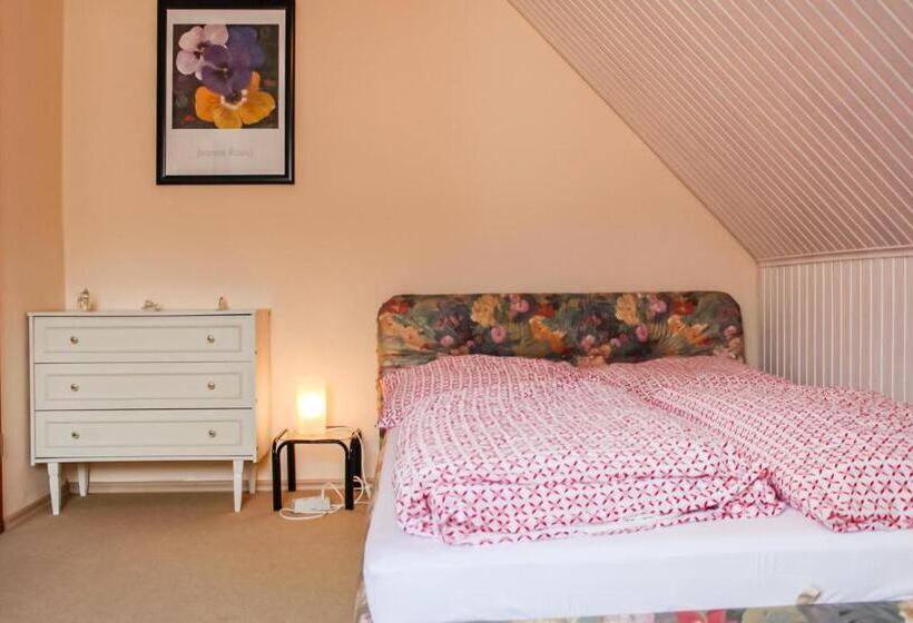 Cozy Apartment In Wurster Nordseeküste With Wifi