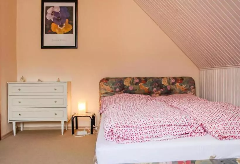 Cozy Apartment In Wurster Nordseeküste With Wifi