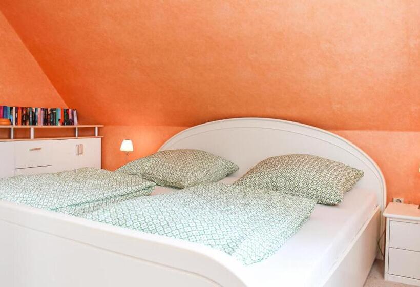 Cozy Apartment In Wurster Nordseeküste With Wifi