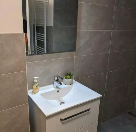 Gut Schlafen In Der Innenstadt Von Zittau   Ferienwohnungen Io19