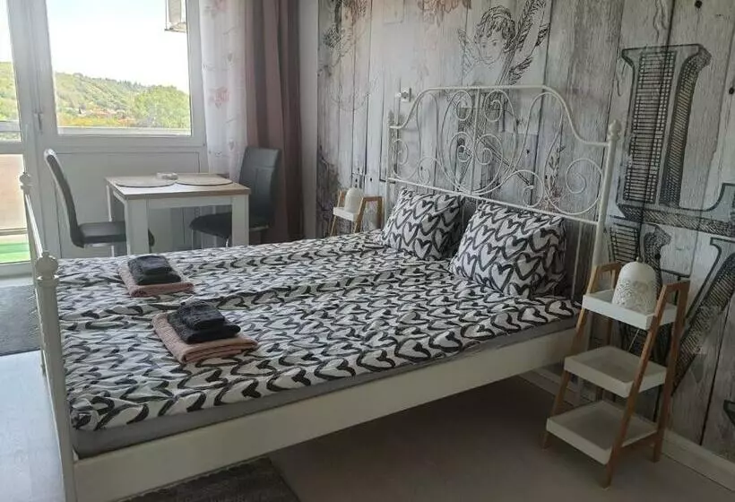 Hegyalja Apartman