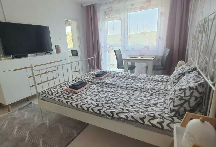 Hegyalja Apartman