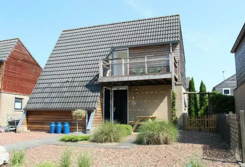 Amazing Home In Grou With Wifi