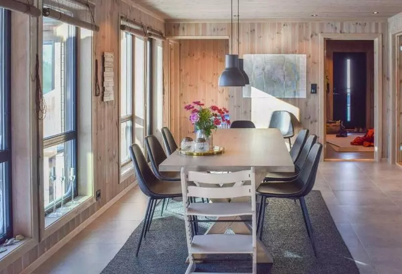 Amazing Home In Flå With Wifi