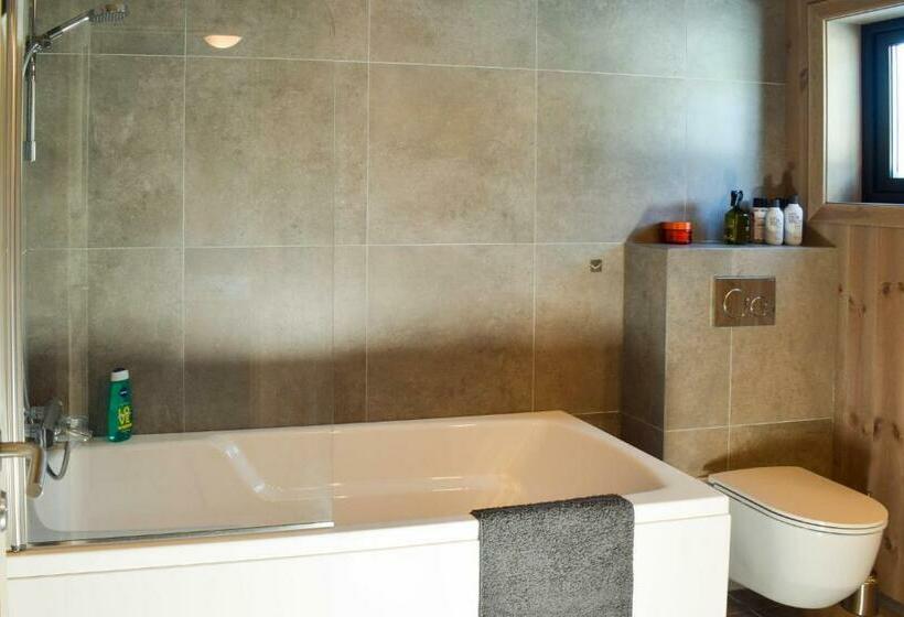 Amazing Home In Flå With Wifi