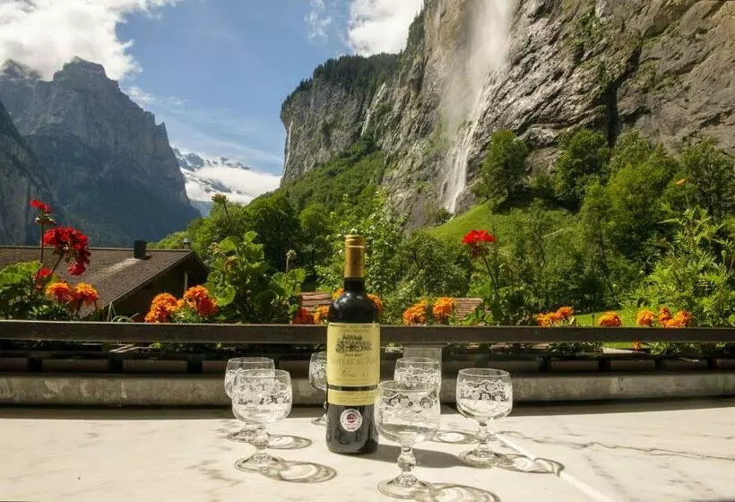 Lauterbrunnen Staubbach Beautiful Waterfall Apartment