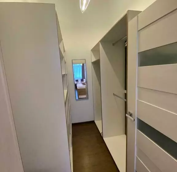 Classy Times   City Centre   Private Parking   Sunny Apartment