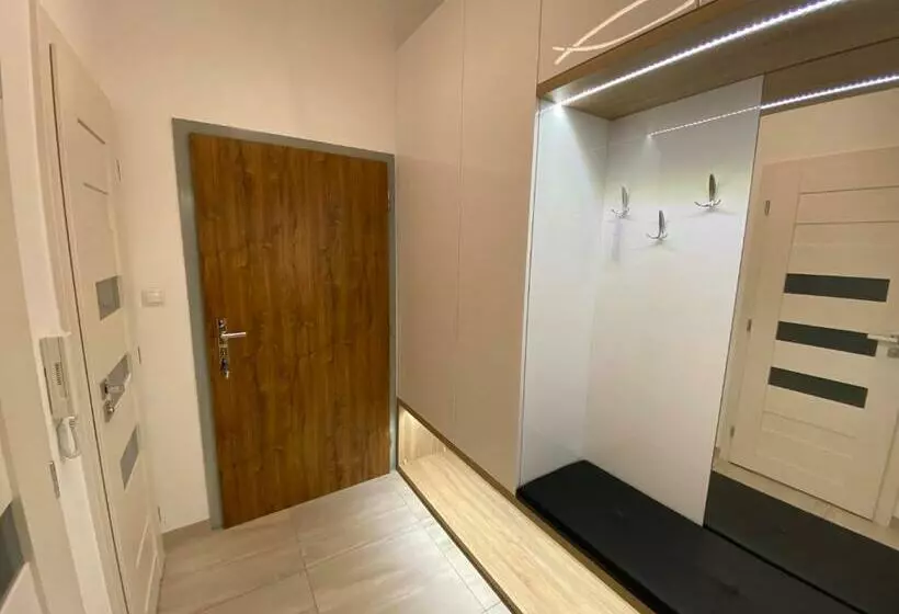 Classy Times   City Centre   Private Parking   Sunny Apartment