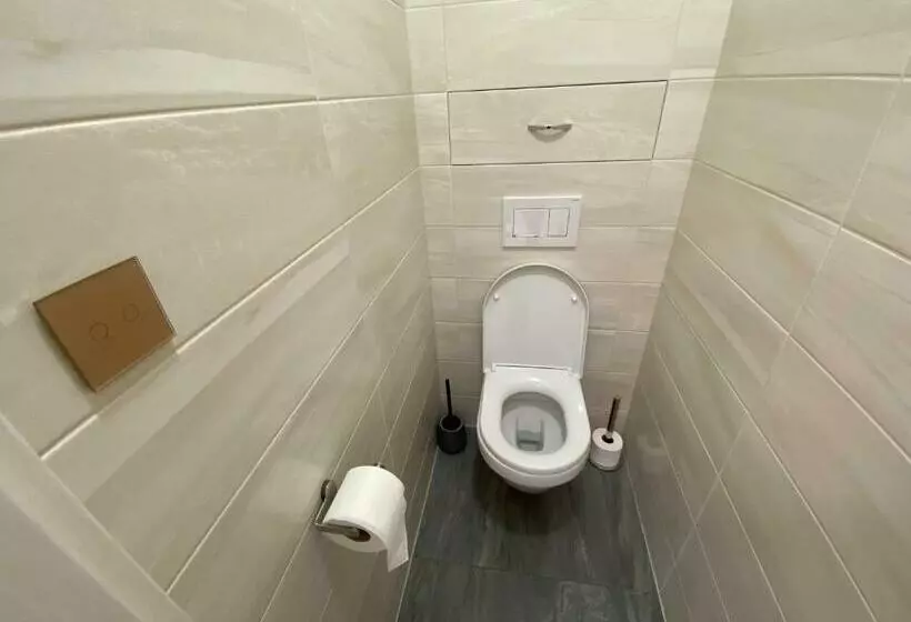 Classy Times   City Centre   Private Parking   Sunny Apartment