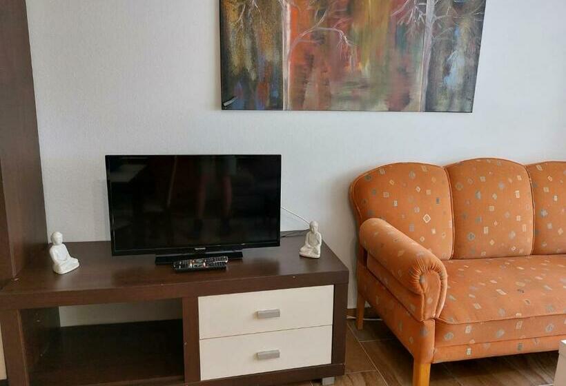 Ferienwohnung Mit Eigenem Garten In Schortens