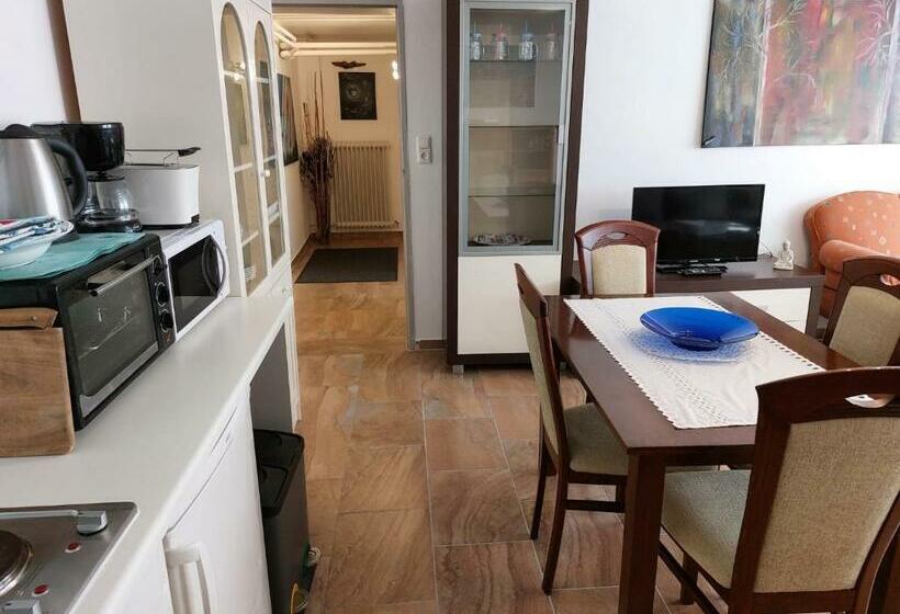 Ferienwohnung Mit Eigenem Garten In Schortens