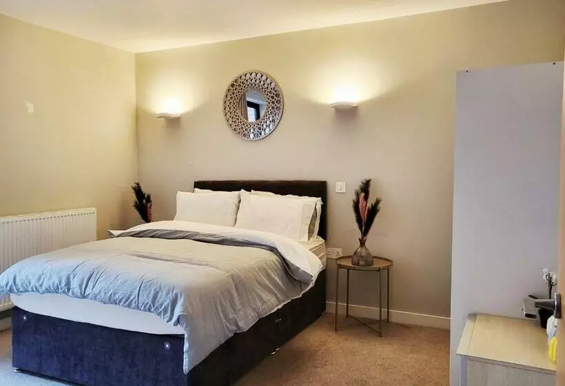 Luxury City Apartment With Self Checkin In Jquarter