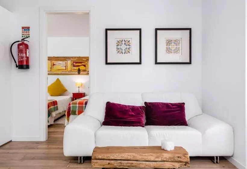 T2 Tiles Apartment Estoril