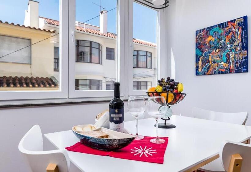 T2 Tiles Apartment Estoril