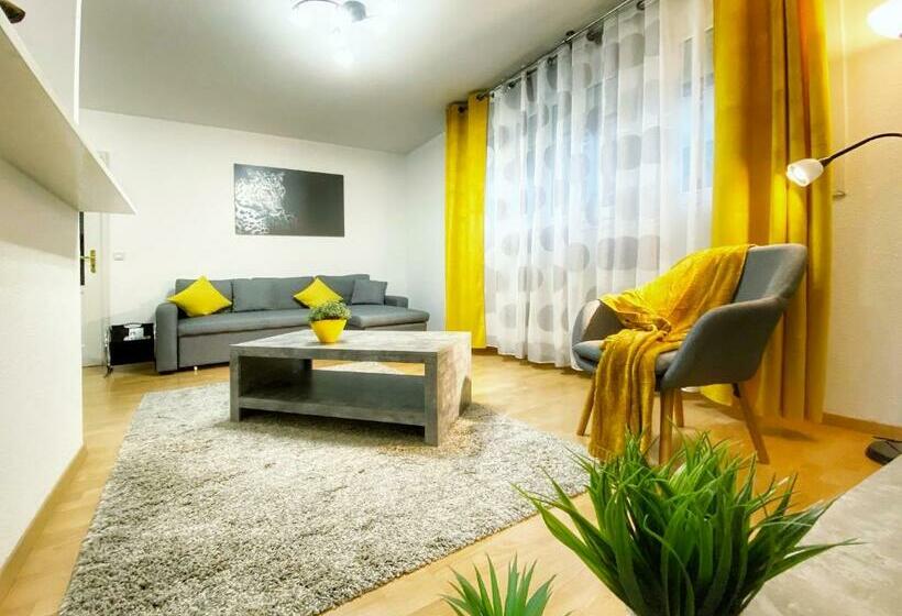 Centre Ville Au Calme , Parking Privé Intérieur Car Et Bike