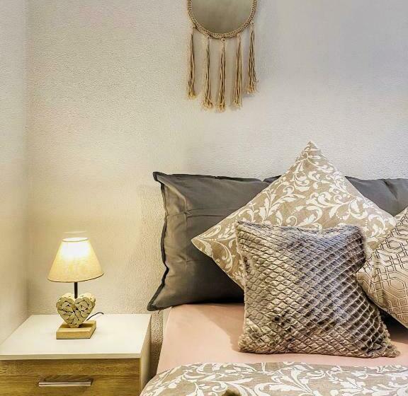 Centre Ville Au Calme , Parking Privé Intérieur Car Et Bike