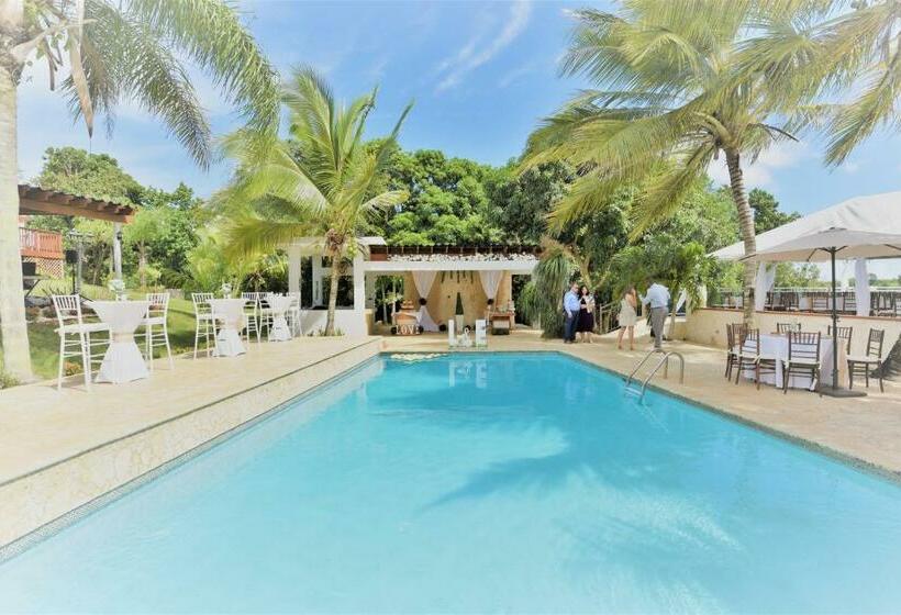 Isabela Villa Bonita   Vacation & Event Venue Sleeps 50!