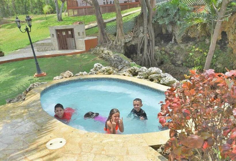 Isabela Villa Bonita   Vacation & Event Venue Sleeps 50!