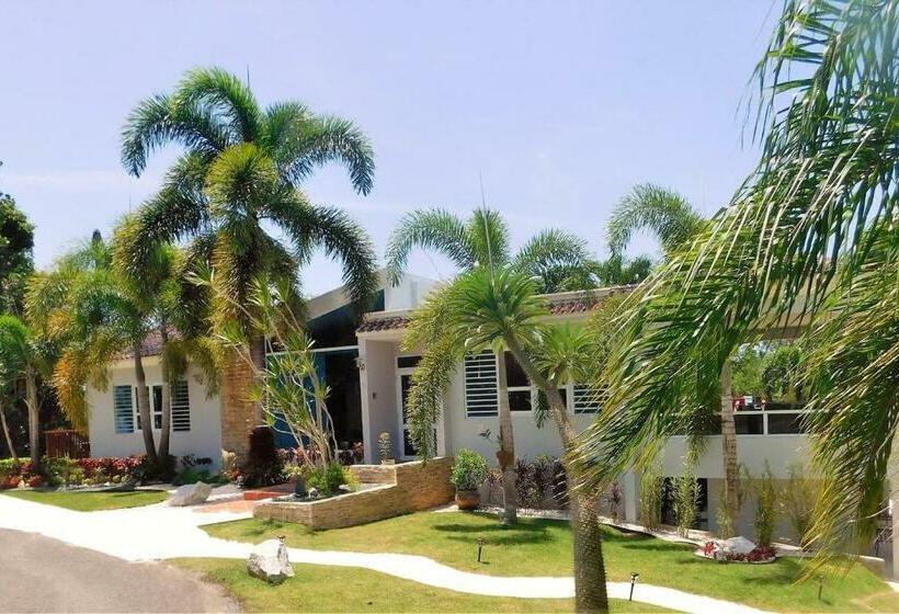 Isabela Villa Bonita   Vacation & Event Venue Sleeps 50!