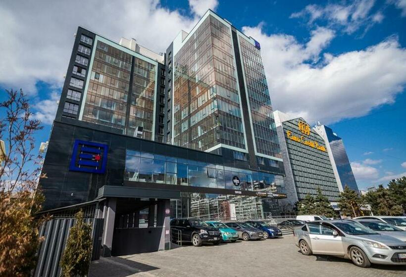 Ultra Central Ismail Street Stefan Cel Mare Boulevard Chisinau!