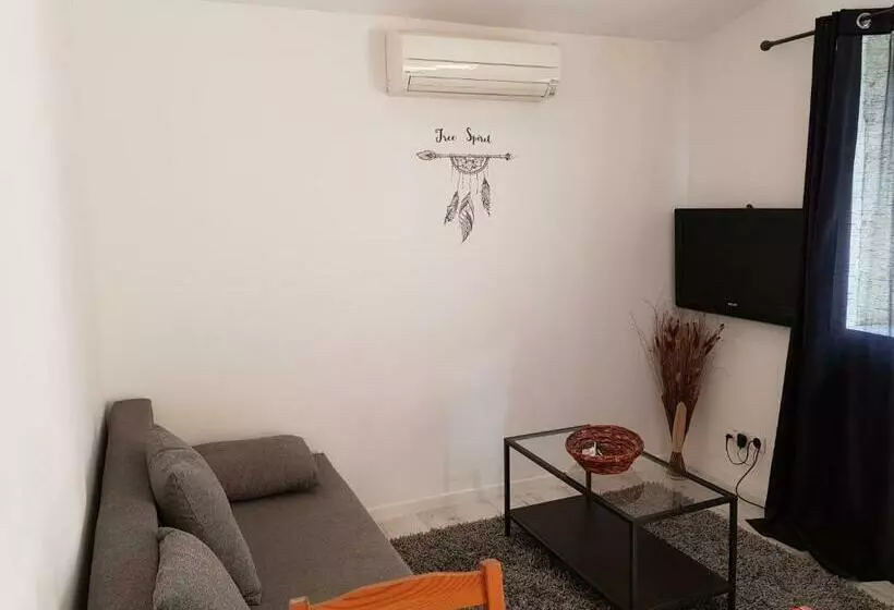 Chemin De La Carquette