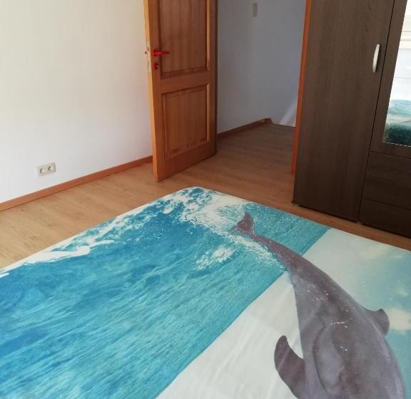 Florennes Gîte Neuf 150 M2 Devant Un Grand Lac Privé De 2 Hectares Poissonneux Au Milieu Des Bois