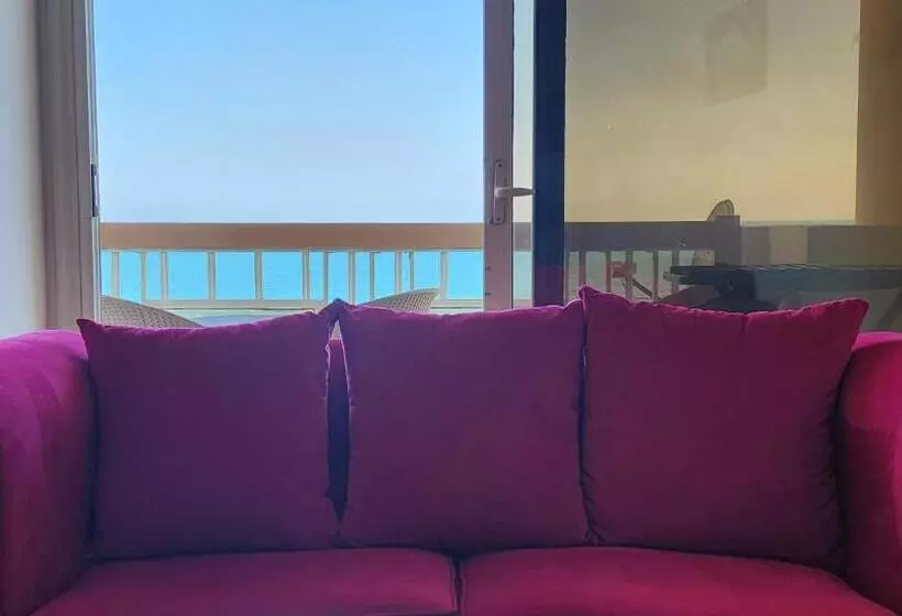 Midpoint Sea View   Families Only