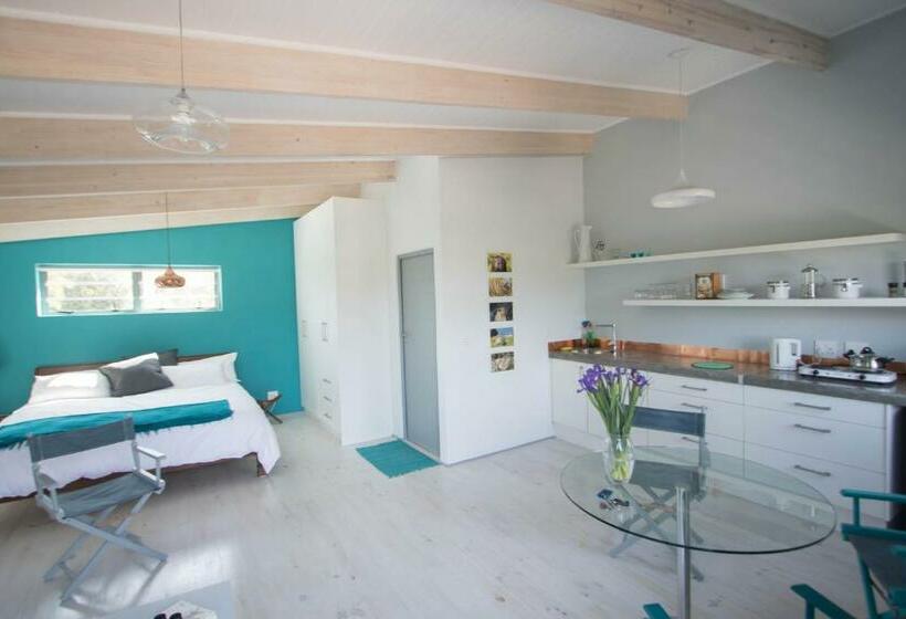 Selkie Two Restful Studio Apartments Near Noordhoek Beach & Restaurants