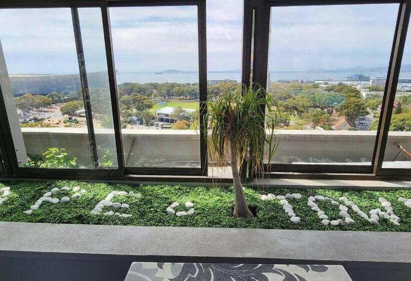 Luxury Apartment, Near V&a Waterfront And Cpt Stadium